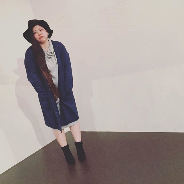 タートルネックのニットワンピ アウターが冬には大活躍になる タートルネックのニットワンピ アウターが冬には大活躍になる