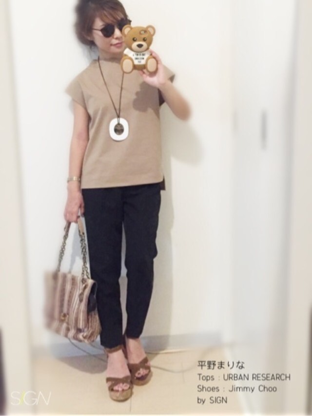 ベージュが女性らしいベーシックスタイル