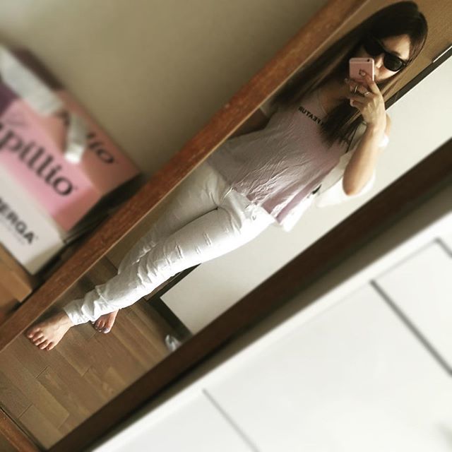 ロゴT&クラッシュデニムのラフコーデ♡