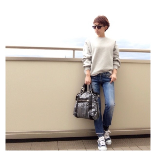 コクーンスエットでどシンプルコーデ