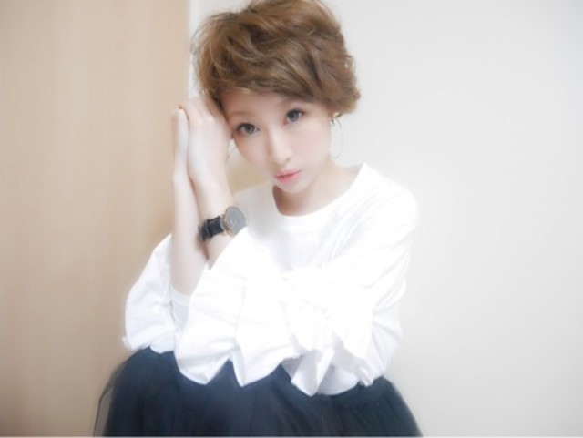 デートにも♡ 甘盛り袖で大人カジュアルコーデ