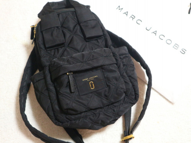 ブラック リュック バックパック MARC JACOBS（マークジェイコブス）の