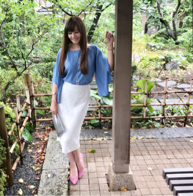 いい女ムードを爽やかに着こなす、きれい色コーデ