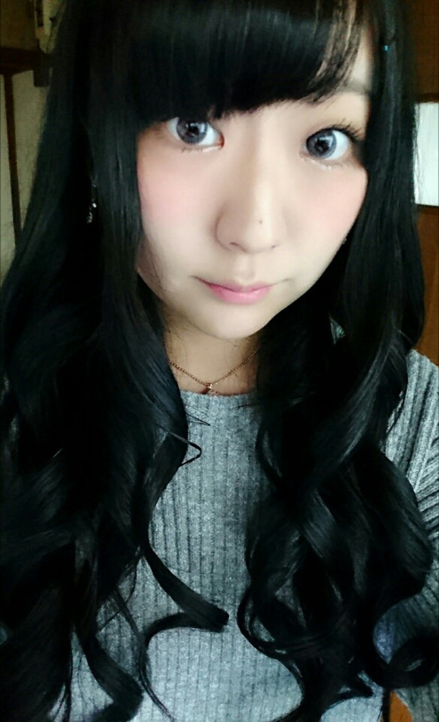 フェミニン ガーリーで使えるセミロング 巻き髪 ブラックの髪型 ヘアスタイル ヘアアレンジ Ryua Ryua Cbk カブキ