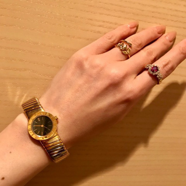 ゴールド 腕時計 Bvlgari ブルガリ X ゴールド リング X シルバー ルビー リングのファッションアイテム 荒井志保 Cbk カブキ