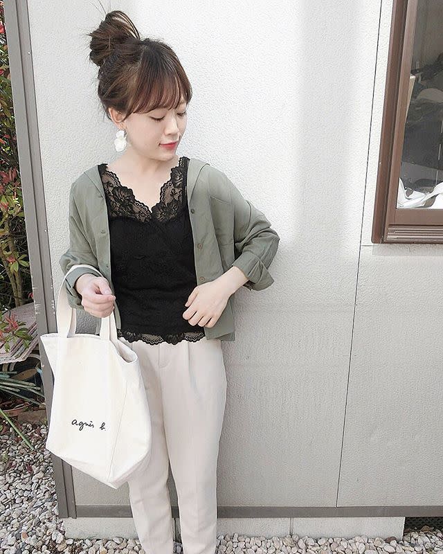 agnes b.のロゴトートバッグでフレンチシックに