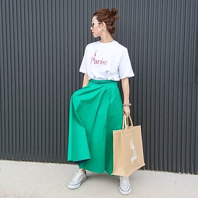 ホワイト Tシャツ ロゴ Katrin TOKYO x グリーン ロングスカート x