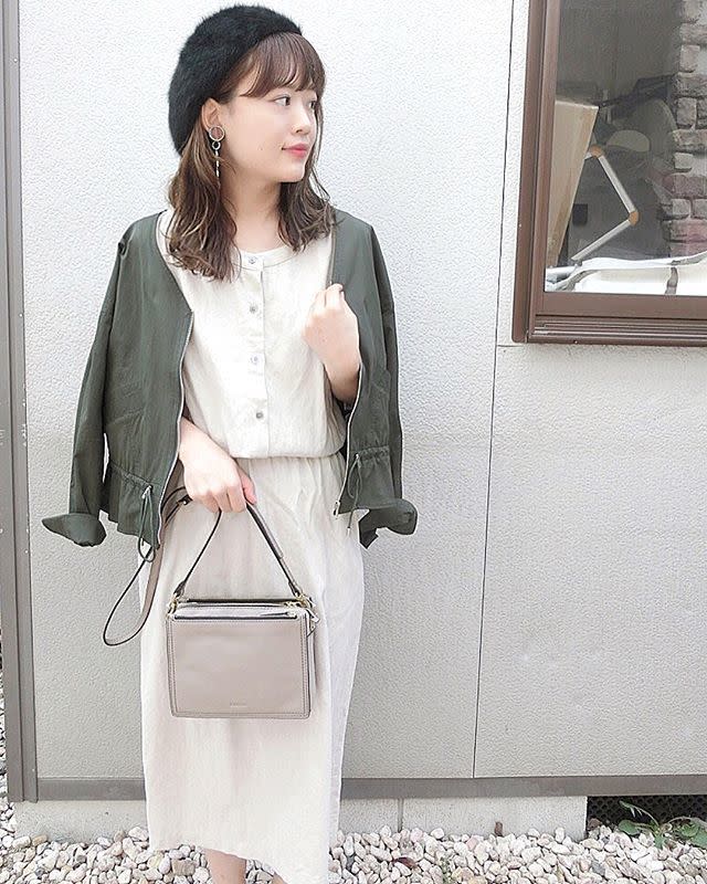 ガーリーにベレー帽を被るなら……前髪ありな「後ろ被り」がぴったり