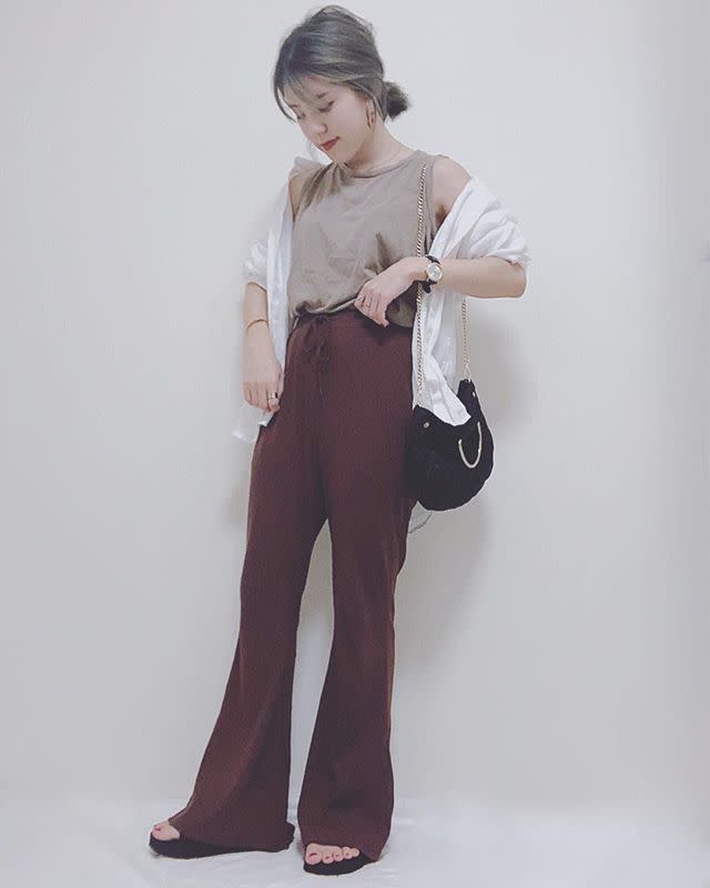 ラフなパンツを1ランク上に見せる
