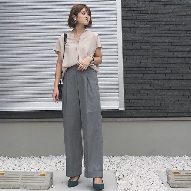 ボリューム感たっぷりなトップスはふんわりブラウジングさせて