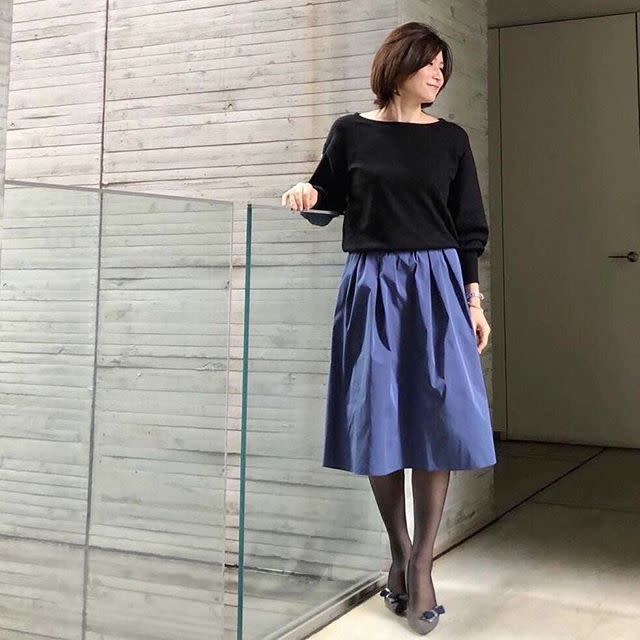 ギャザースカートの立体感が太ももを女性らしくカバー