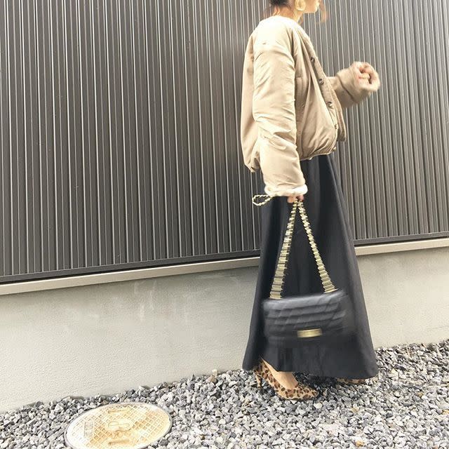 アウターを羽織ってワイドパンツ感覚で