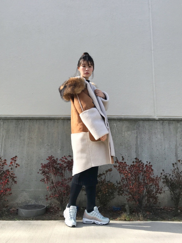 風を通さずフカフカで暖かいムートンのコート