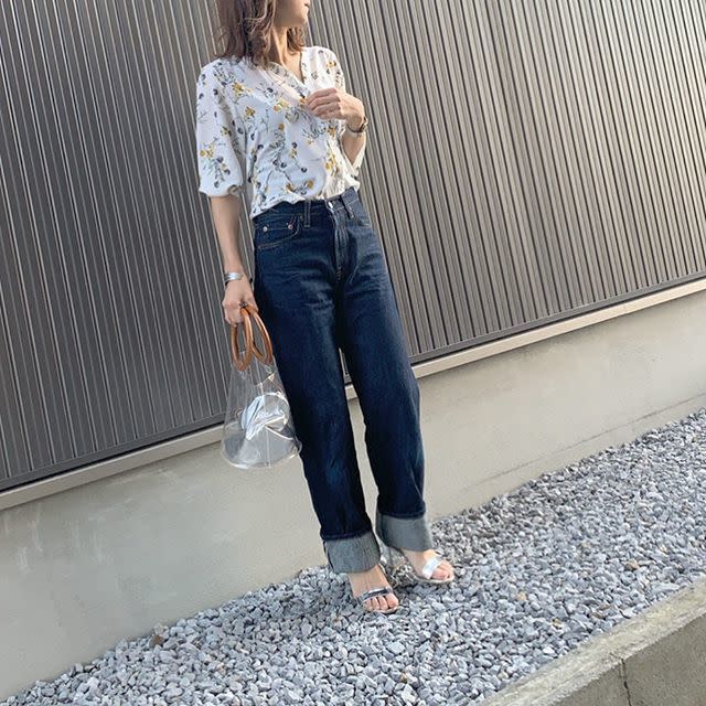 花柄の可憐さに頼る