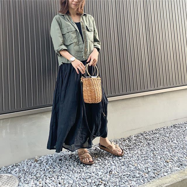 華奢でヌーディなデザインの「グラナダ」