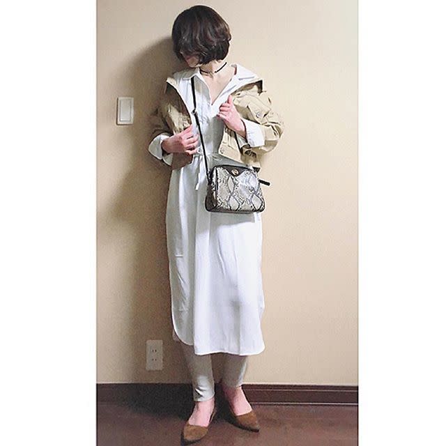パイソン柄バッグ×シンプルコーデの組み合わせも！