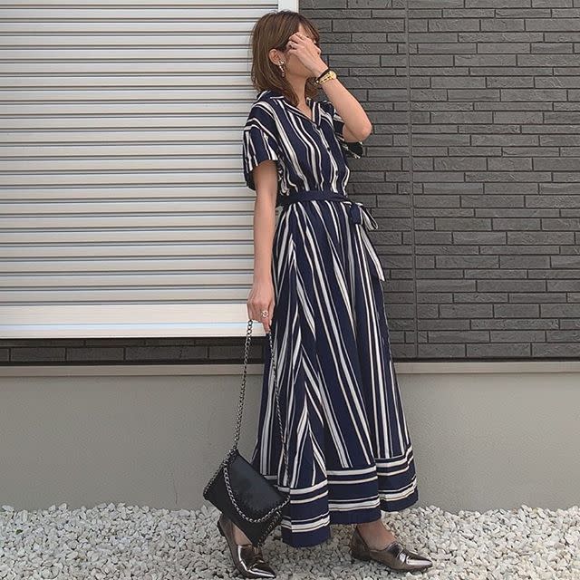 フェミニン ガーリー 春 レトロ きれい系で使えるネイビー ワンピース ストライプ ロング ウエストリボン Ur S ユアーズ X
