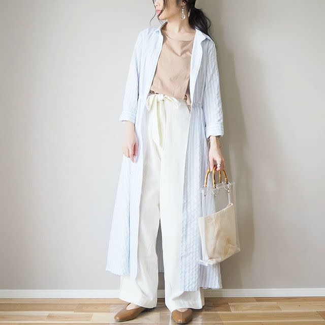 紫外線対策やエアコン冷えにも！ ブルーのストライプ柄シャツワンピース