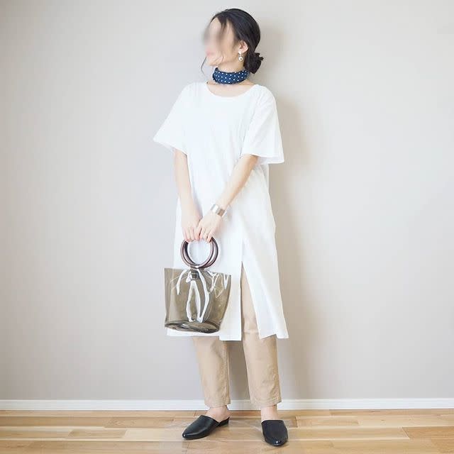 ワンピース×パンツのレイヤードコーデにも