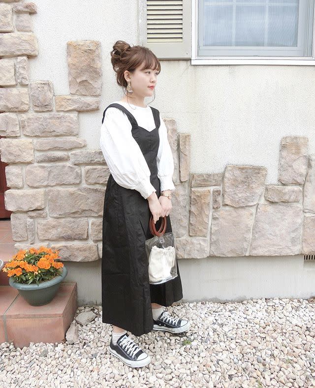 胸当て付きのジャンパースカートでカジュアル可愛く♥