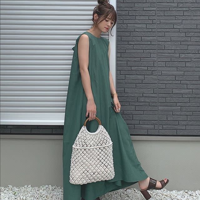 ノースリーブのテントシルエットワンピースも