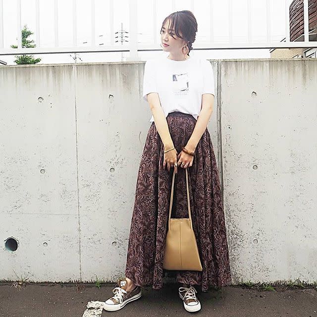 【3】茶色スニーカー×茶色ボトムス