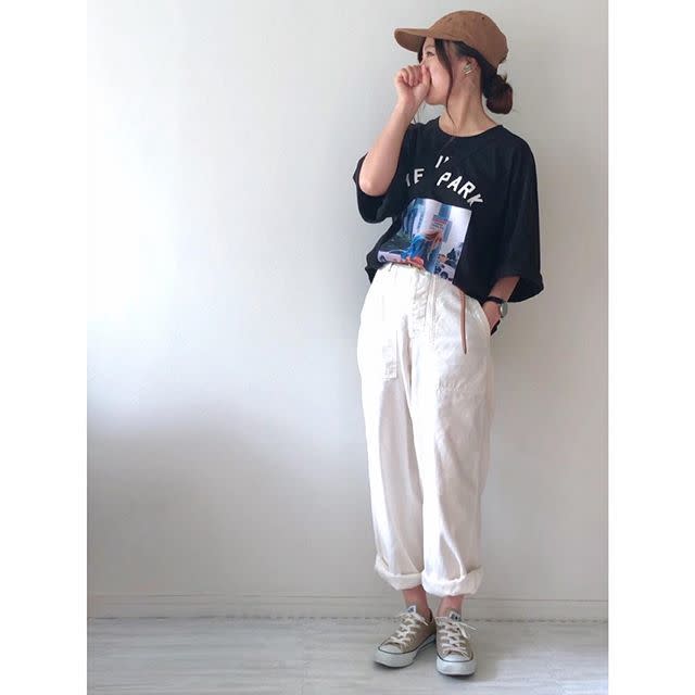 カジュアル可愛く着こなしたい、大人女子のプリントTシャツコーデ