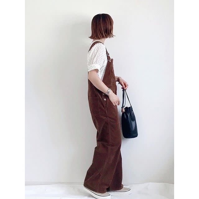 サロペットなら上下のアイテムに隙間ができず、作業がはかどる
