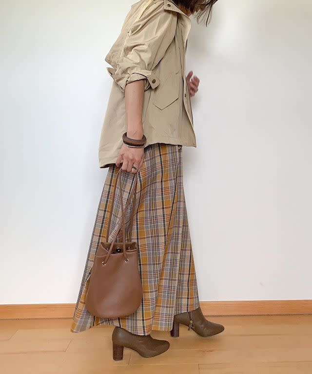秋 レトロ モード 秋色 ワントーンコーデ きれい系で使えるベージュ マウンテンパーカー Urban Research Sonny 秋 レトロ モード 秋色 ワントーンコーデ きれい系で使えるベージュ マウンテンパーカー Urban Research Sonny