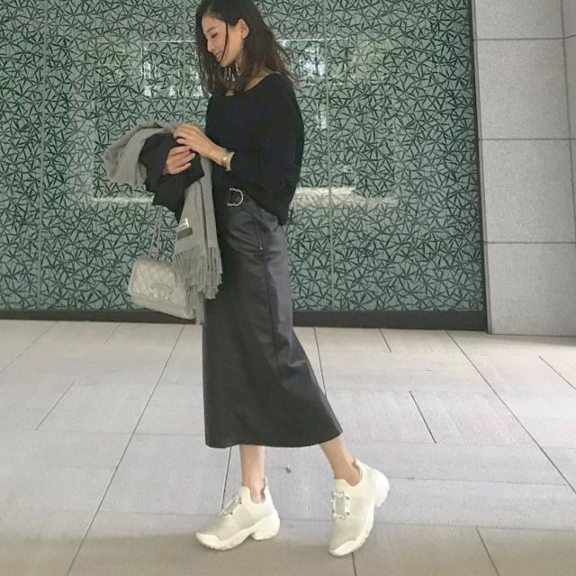 ブラック ニット x グレー ストール x ZARA（ザラ） スカート タイト