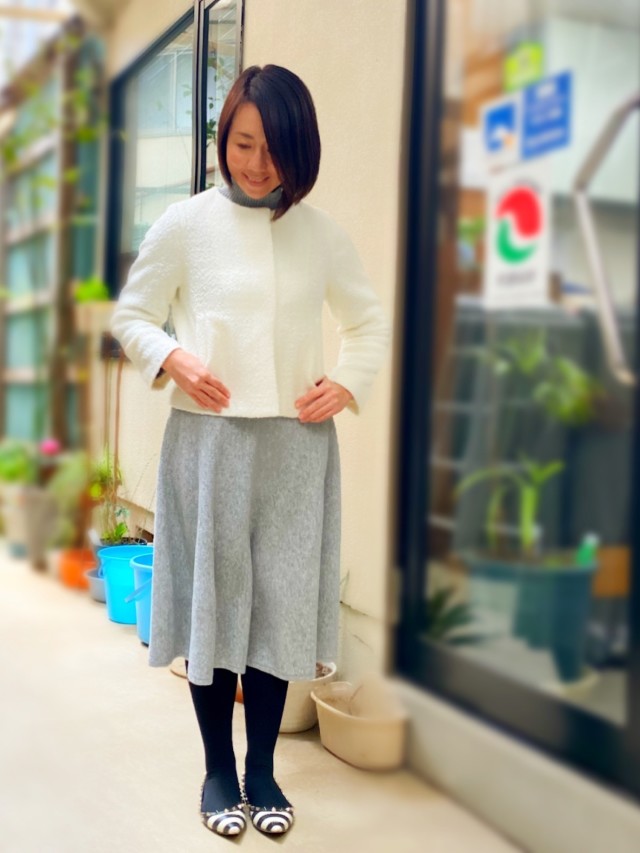 ホワイト 無地 長袖 ジャケット ツイード ノーカラー UNIQLO