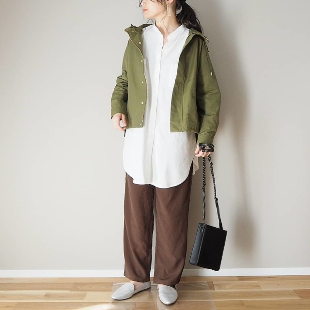 【マウンテンパーカーの使いやすい色4】カーキ