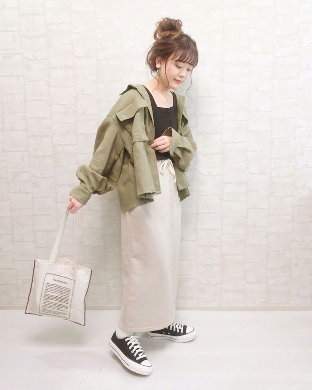 【低身長さん×スニーカーのスタイルアップ: その3】ナチュラルにIラインを作るロング丈タイトスカート