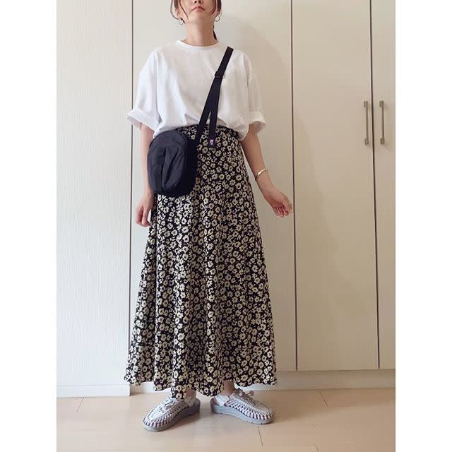 【KEEN（キーン）のコーデ1】キャミワンピースやロングスカートと合わせ街仕様に