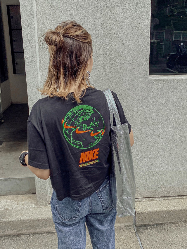 ブラック Tシャツ 半袖 ロゴ グリーン レッド NIKE（ナイキ） バック