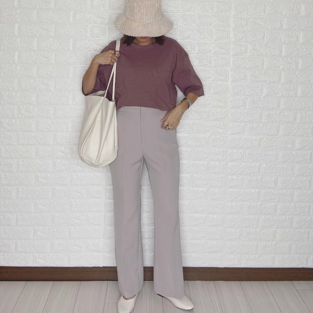 裾が広がりすぎないからダサ見えしない、セミフレアのパンツ