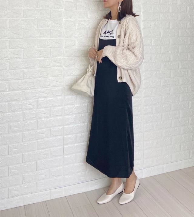 ストレートシルエットのスカートやワンピースと相性バツグン！