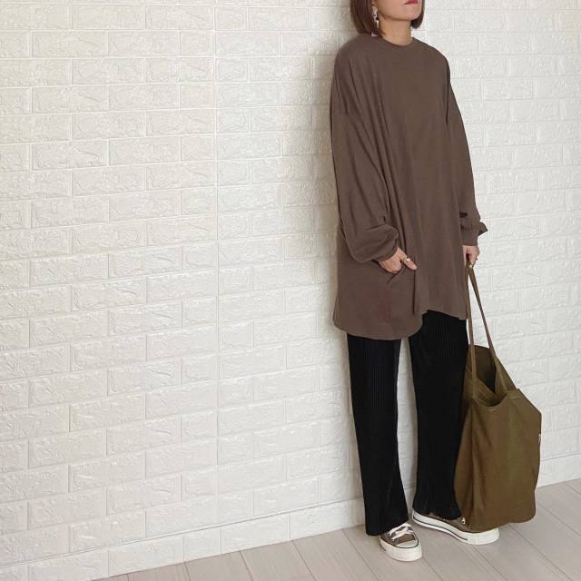 “ちょっとお買い物”もボリュームスリーブが可愛く仕上げる♪