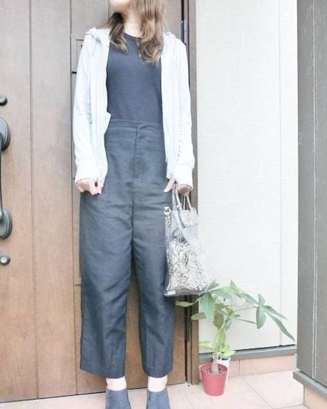 カジュアル シンプル キレカジ きれい系で使えるパイソン クリア クリアバッグ Zara ザラ X 無地 グレー パーカー 長袖 X 無地