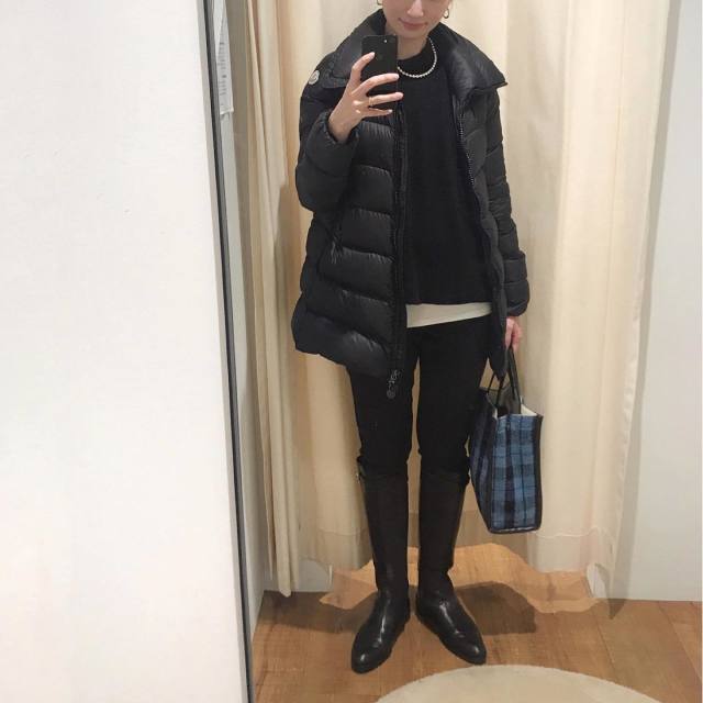 【1】黒ダウンコート