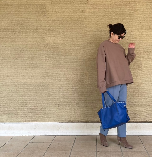 40代50代にはおなかをオシャレにカバーする「Aラインのスウェット」がおすすめ