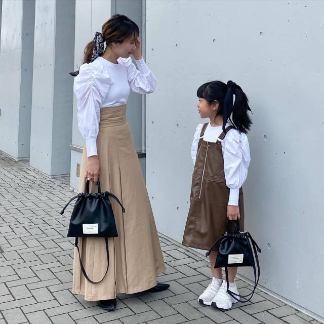 おませさんには、大人っぽい親子リンクコーデを