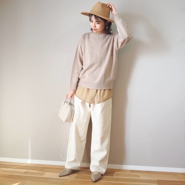 2｜オフホワイト・アイボリーのパンツ