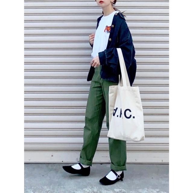 Maison Kitsune メゾンキツネ のサイズ表徹底解剖 Tシャツやシャツのサイズ感は 気になる疑問をお答えします Maison Kitsune メゾンキツネ の人気コーデをメンズ レディースそれぞれご紹介 Unisize ユニサイズ