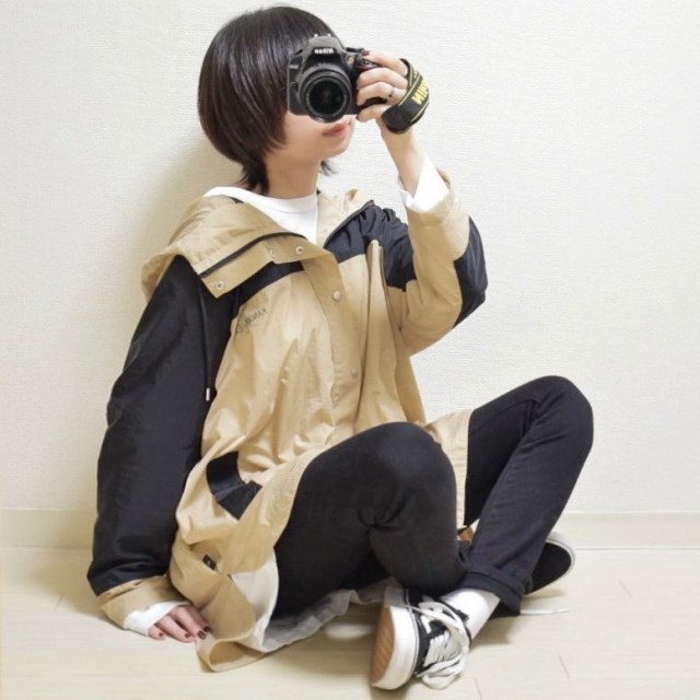 「オーバーサイズのナイロンアウター」で華奢見せ♪