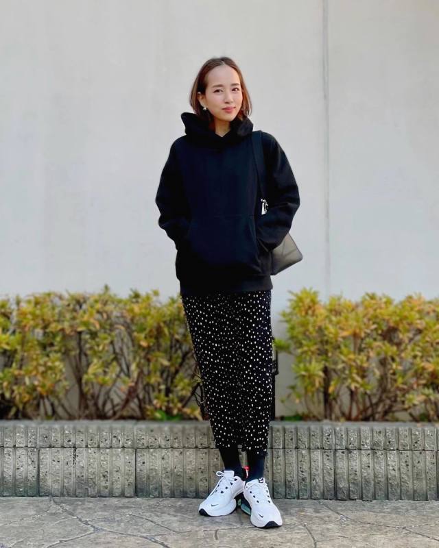 シックなブラック 取り外しポーチ付きの大人上品コーデに イベントセール】 大きいサイズ レディース ポンチョ風Vネック