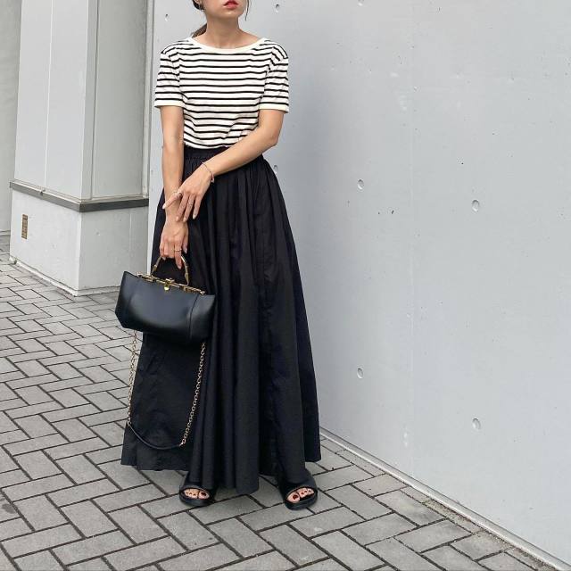 シンプルな半袖ボーダーTシャツは「おしゃれ感のあるアイテム」に頼ってみよう