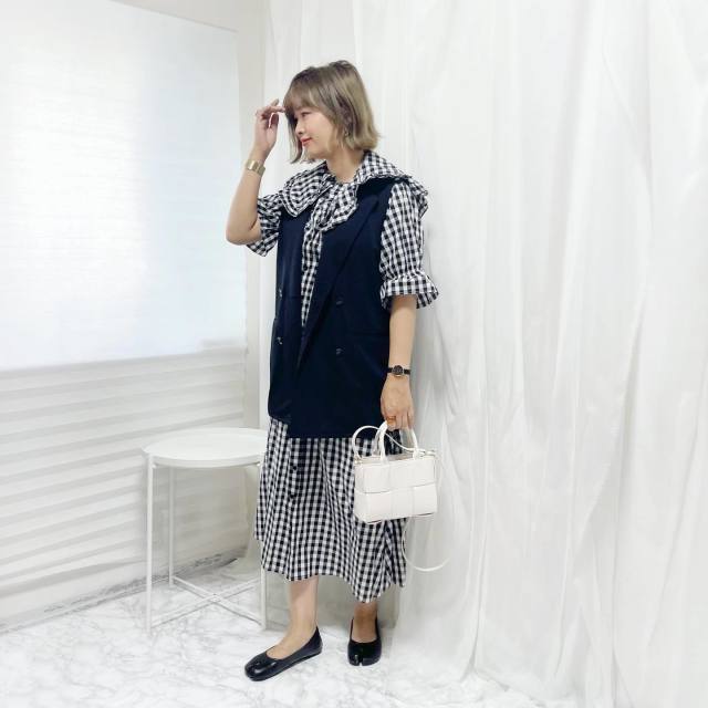 ギンガムチェックの重ね着コーデで秋らしく