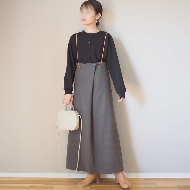 3｜細ストラップのサロペットパンツ・ジャンパースカート