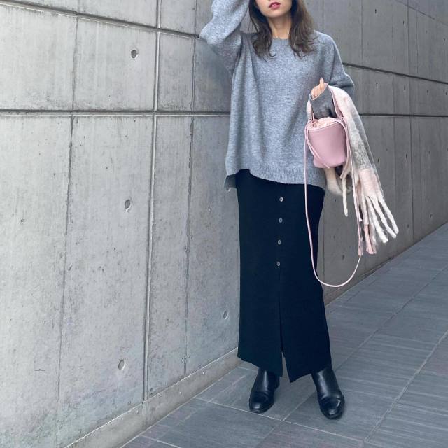 1｜黒のスカート・パンツ